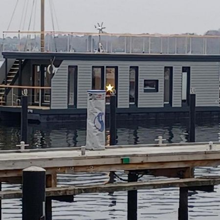 Hausboot Gluecksmomente Mit Dachterrasse In Schleswig Am Ostseefjord Schlei Esterno foto