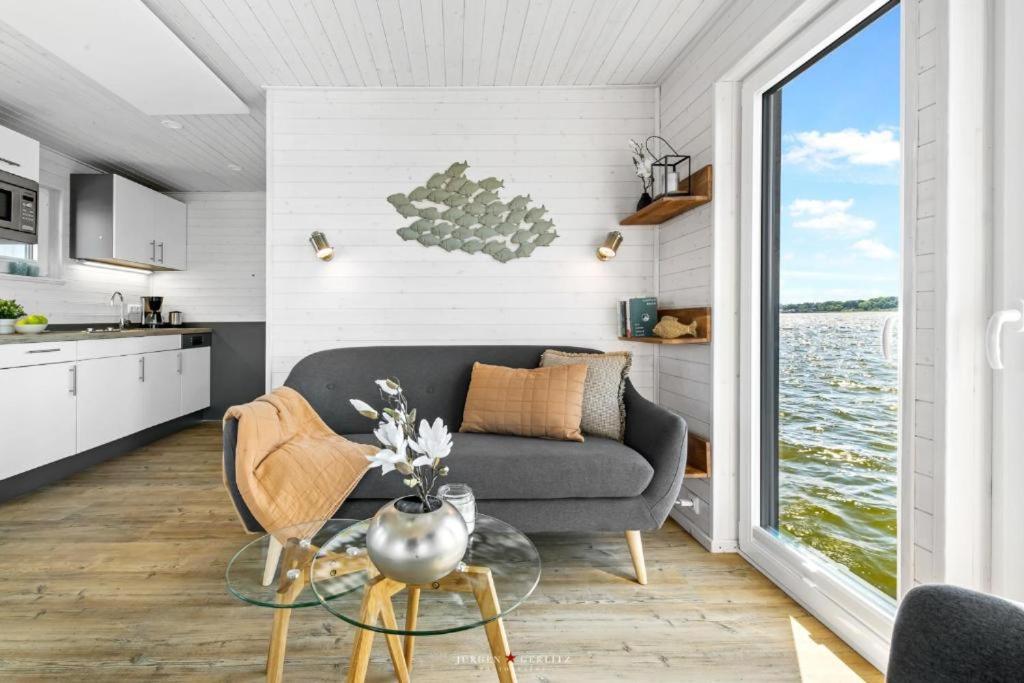 Hausboot Gluecksmomente Mit Dachterrasse In Schleswig Am Ostseefjord Schlei Esterno foto