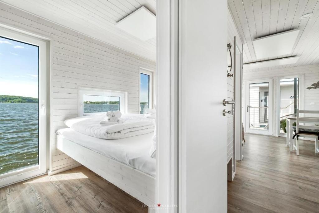 Hausboot Gluecksmomente Mit Dachterrasse In Schleswig Am Ostseefjord Schlei Esterno foto