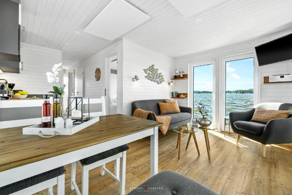 Hausboot Gluecksmomente Mit Dachterrasse In Schleswig Am Ostseefjord Schlei Esterno foto