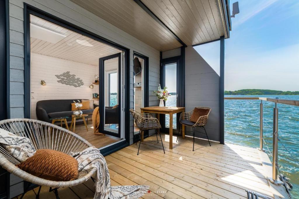 Hausboot Gluecksmomente Mit Dachterrasse In Schleswig Am Ostseefjord Schlei Esterno foto